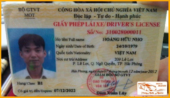 Hạng B1 giấy phép lái xe là loại giấy phép dành cho người có nhu cầu lái các loại xe nhỏ, có trọng tải dưới 3,5 tấn. Đây là loại giấy phép phổ biến ở Việt Nam và phù hợp với đa số nhu cầu đi lại hàng ngày. Xem hình ảnh liên quan đến hạng B1 giấy phép lái xe để hiểu rõ hơn về yêu cầu và quy trình lấy bằng.
